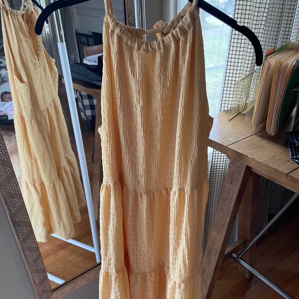 Yellow dress